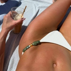 Современная Девушка