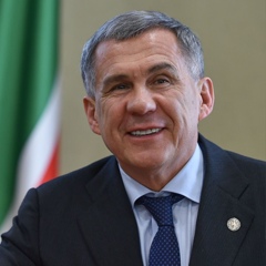 Рустам Минниханов
